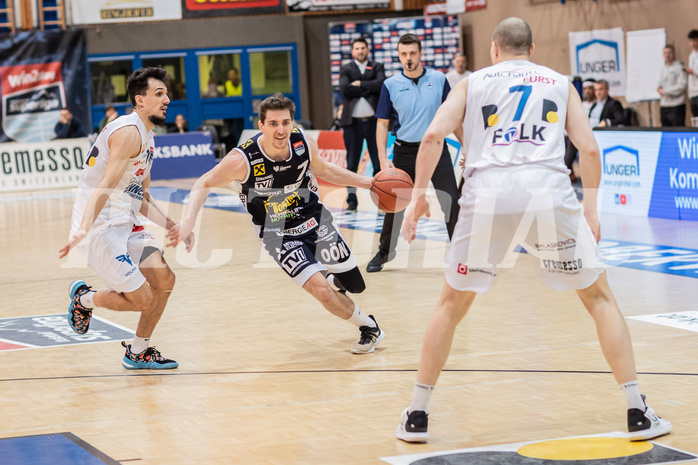 Basketball, Basketball Superliga 2022/23, 1. Platzierungsrunde, Oberwart Gunners, Gmunden Swans, Derek Hanes (14), Benedikt G