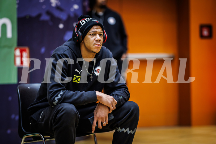 Basketball, Win2Day Superliga 2023/24, Grunddurchgang 11.Runde, Vienna Timberwolves, Flyers Wels, Christopher Ferguson (20)