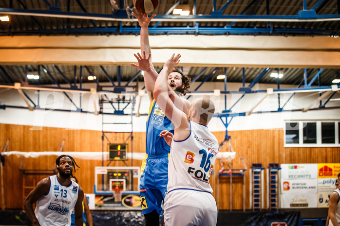 Basketball, bet-at-home Basketball Superliga 2020/21, Viertelfinale Spiel 1, Oberwart Gunners, SKN St. Pölten, Logan Schilder (15)