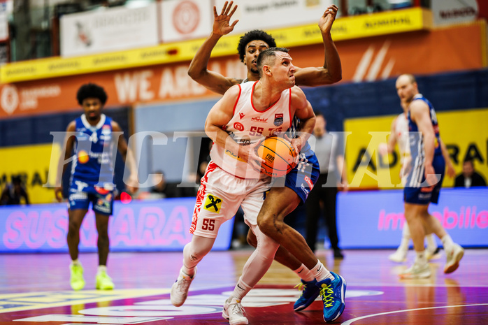 Basketball, Win2Day Superliga 2024/25, 2. Platzierungsrunde, Traiskirchen Lions, Oberwart Gunners, Robert Allen (10), Denis Krestinin (55)