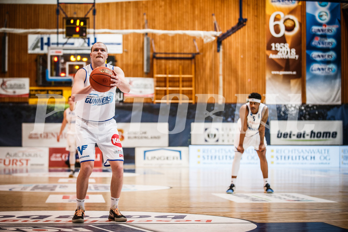 Basketball, bet-at-home Basketball Superliga 2021/22, Grunddurchgang Runde 14, Oberwart Gunners, Vienna D.C. Timberwolves, Sebastian Käferle (7)