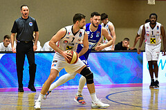 Basketball Superliga 2020/21, Grunddurchgang 13. Runde Flyers Wels vs. Oberwart, Davor Lamesic (7), Ignas Fiodorovas. (5),