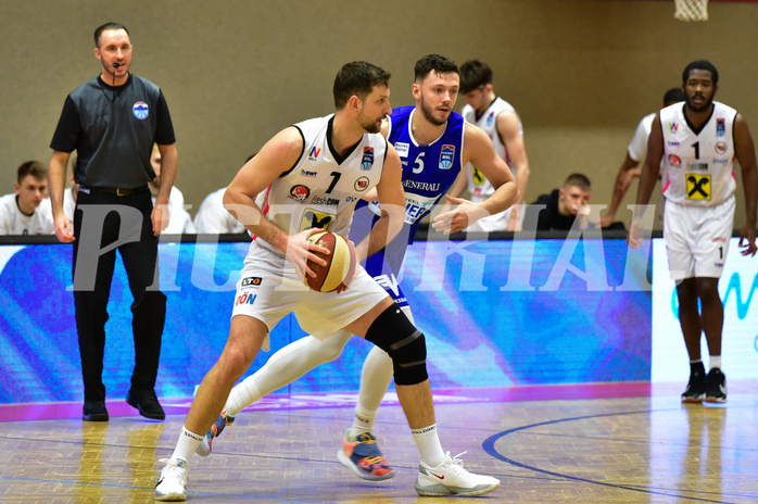 Basketball Superliga 2020/21, Grunddurchgang 13. Runde Flyers Wels vs. Oberwart, Davor Lamesic (7), Ignas Fiodorovas. (5),