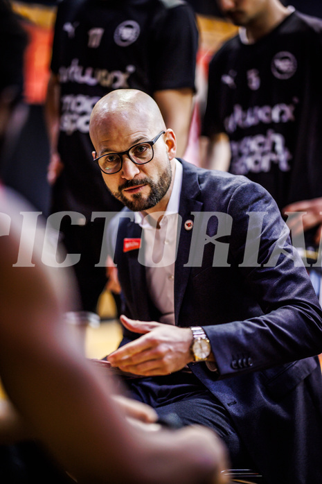 Basketball, Win2Day Superliga 2024/25, Grunddurchgang 17.Runde, BC Vienna, Flyers Wels, Sebastian Waser (Head Coach)