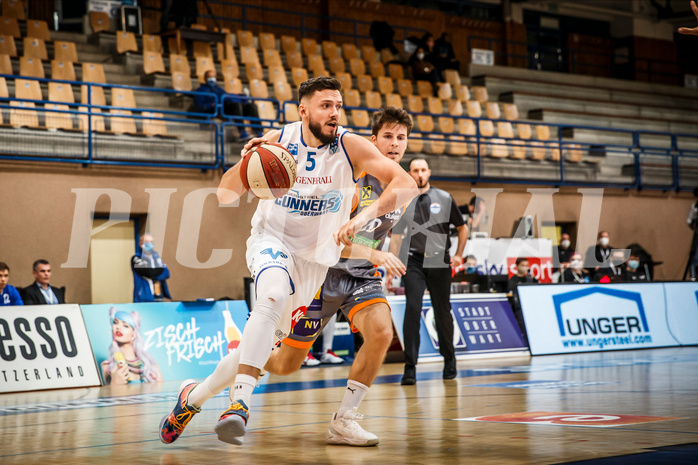 Basketball, bet-at-home Basketball Superliga 2020/21, Grunddurchgang, 8. Runde, Oberwart Gunners, Klosterneuburg Dukes, Ignas Fiodorovas (5)