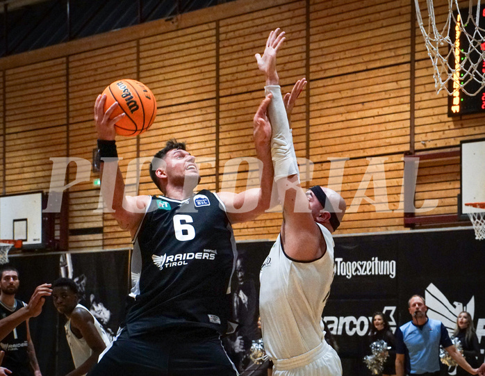 Basketball Zweite Liga 2023/24, Grunddurchgang 3.Runde Raiders Tirol vs. Basket Flames


