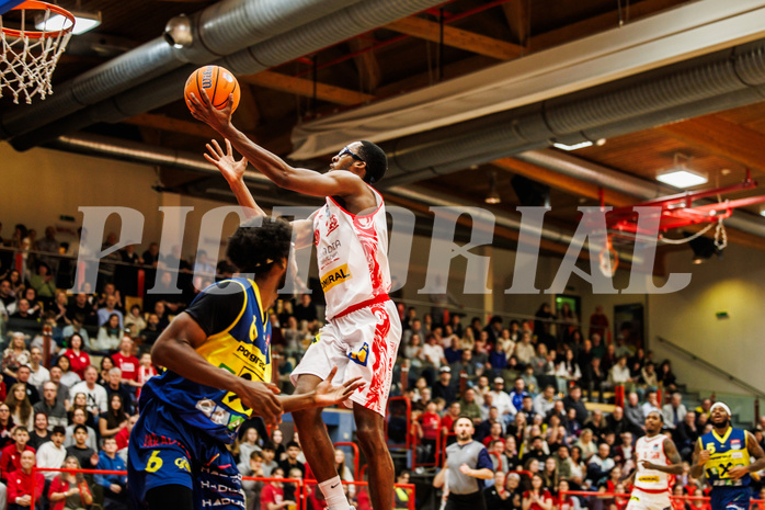 Basketball, win2day Basketball Superliga 2024/25, Grunddurchgang 18.Runde, Traiskirchen Lions, UBSC Graz, Nelson Haskin (21)