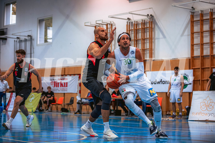 Basketball, Austria Cup 2022/23, 3.Vorrunde, Union Deutsch Wagram Alligators, Mistelbach Mustangs, Michal Norwa  (13), Marko Kolaric (30)