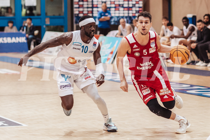 Basketball, Basketball Superliga 2023/24, Qualifikationsrunde 1., Oberwart Gunners, BC Vienna, Munis Tutu (10), Bogic Vujosevic (5)