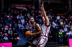 Basketball, Win2Day Superliga 2024/25, Grunddurchgang 17.Runde, BC Vienna, Flyers Wels, Craig Osaikhwuwuomwan (33)