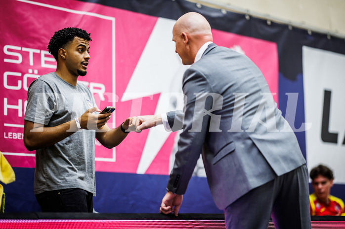 Basketball, Win2Day Superliga 2023/24, Grunddurchgang 4.Runde, SKN St. Pölten, Gmunden Swans, Steven Kaltenbrunner (7), Mike Coffin (Head Coach)