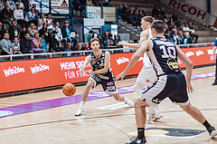 Basketball, Basketball Superliga 2023/24 , VF 2, Oberwart Gunners, Gmunden Swans, Lukas Schartmueller (11), Jonathan Knessl (12), Toni Blazan (10)