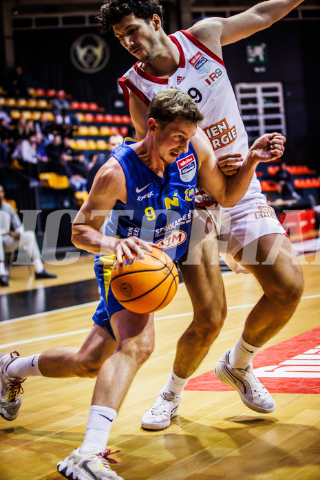 Basketball, Win2Day Superliga 2024/25, Grunddurchgang 6.Runde, BC Vienna, St. Pölten, Roman Jagsch (9), Leon Bulic (9)