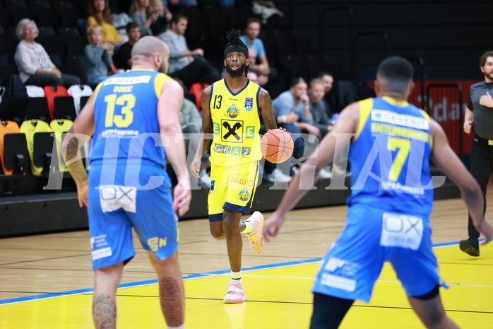 02.10.2022, Graz, Raiffeisen Sportpark Graz, Basketball Superliga 2022/23, Grunddurchgang, Runde 1, UBSC Raiffeisen Graz vs. SKN St. Pölten