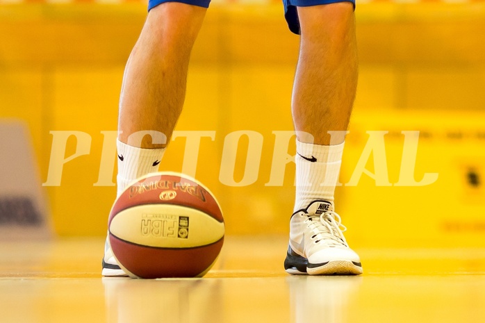Basketball, 2.Bundesliga, Playoff VF Spiel 1, Mattersburg Rocks, Vienna D.C. Timberwolves, Ball