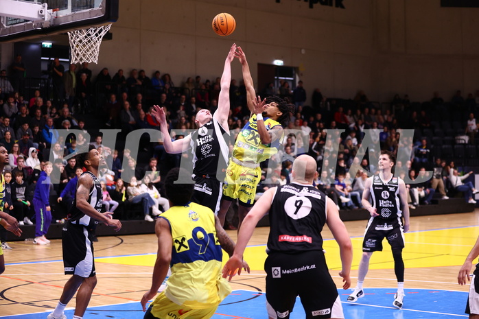 04.02.2024, Graz, Raiffeisen Sportpark Graz, Basketball Superliga 2023/24, Grunddurchgang, Runde 20, UBSC Raiffeisen Graz - OCS Capital Bulls 