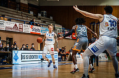 Basketball, bet-at-home Basketball Superliga 2021/22, Grunddurchgang Runde 16, Oberwart Gunners, Klosterneuburg Dukes, Travis Atson (4)