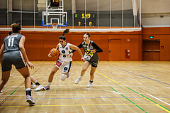 Basketball, Win2Day Basketball Damen Superliga 2024/25, Grunddurchgang 9.Runde, Vienna Timberwolves, Klosterneuburg Duchess, Aleksandra Novakovic (8), Tena Sanseovic (22)