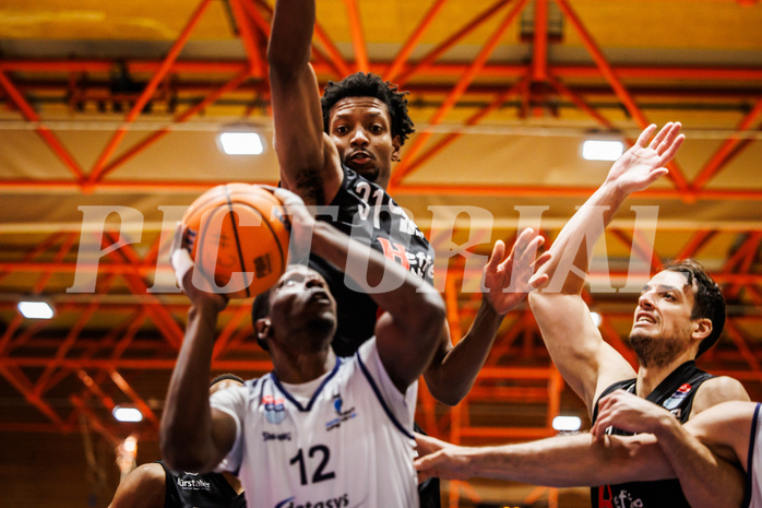 Basketball, win2day Basketball Superliga 2024/25, Grunddurchgang Runde 15, BBC Nord Dragonz, Kapfenberg Bulls, Peter Turay (12)