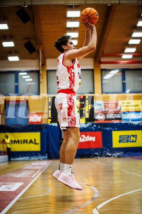 Basketball, Win2Day Superliga 2024/25, Grunddurchgang 4.Runde, Traiskirchen Lions, St. Pölten, Aleksej Kostic (6)