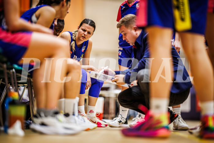 Basketball, Win2Day Basketball Damen Superliga 2023/24, Grunddurchgang 3.Runde, Basket Flames, UBSC Graz, Maria Repelnig (9)