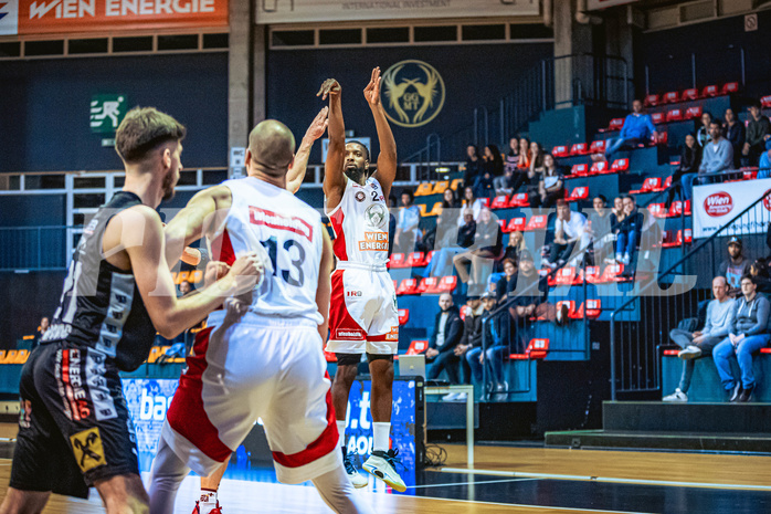 Basketball, Win2Day Superliga 2022/23, Grunddurchgang 5.Runde, BC GGMT Vienna, Raiffeisen Flyers Wels, Carlos Novas Mateo (2)