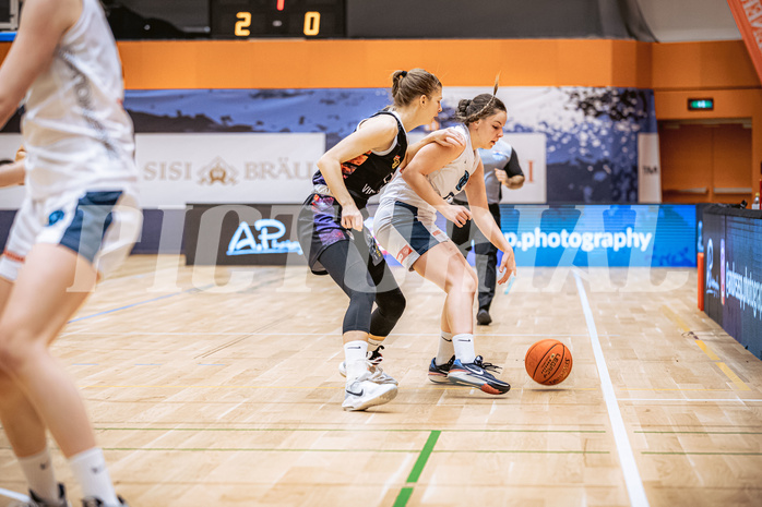 Basketball, Win2Day Basketball Damen Superliga 2022/23, Grunddurchgang 9.Runde, Vienna Timberwolves, Vienna United, Alona Dobrovolska (5), Antonia Dumancic (17)