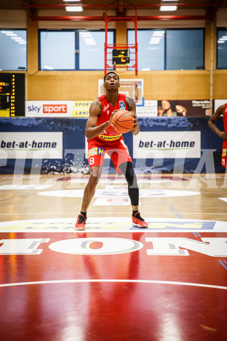 Basketball, bet-at-home Basketball Superliga 2021/22, Grunddurchgang 1.Runde, Traiskirchen Lions, Oberwart Gunners, Karl William Gamble Jr. (8)