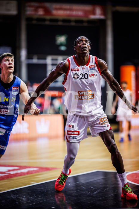 Basketball, Win2Day Superliga 2024/25, Grunddurchgang 6.Runde, BC Vienna, St. Pölten, Julio Calver de Assis Afonso (20)