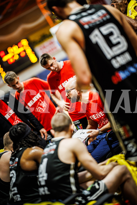 Basketball, Win2Day Superliga 2024/25, Playoffs Viertelfinale Spiel 4, BBC Nord Dragonz, Flyers Wels, Sebastian Waser (Head Coach)