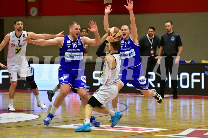 Basketball Superliga 2020/21, Grunddurchgang 13. Runde Flyers Wels vs. Oberwart, Davor Lamesic (7), Renato Poljak (16), Jan Raszdevsek (4), Sebastian Käferle (7),