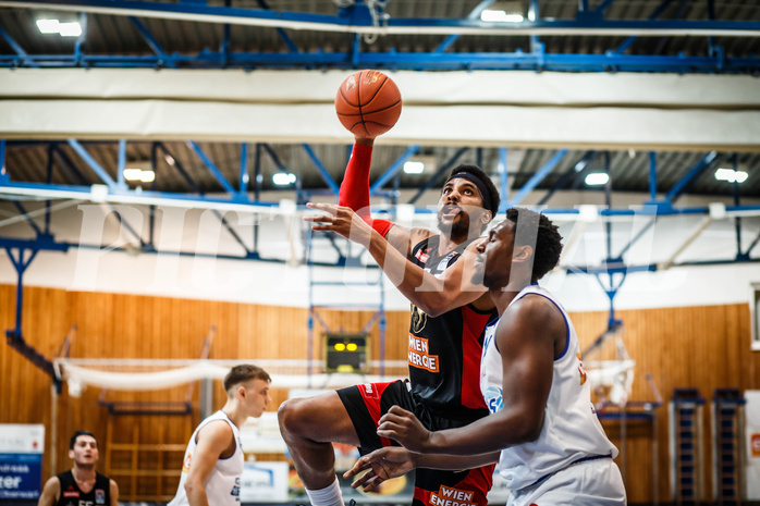 Basketball, bet-at-home Basketball Superliga 2021/22, Platzierungsrunde Spiel 10, Oberwart Gunners, BC GGMT Vienna, Michael Hughes (2)