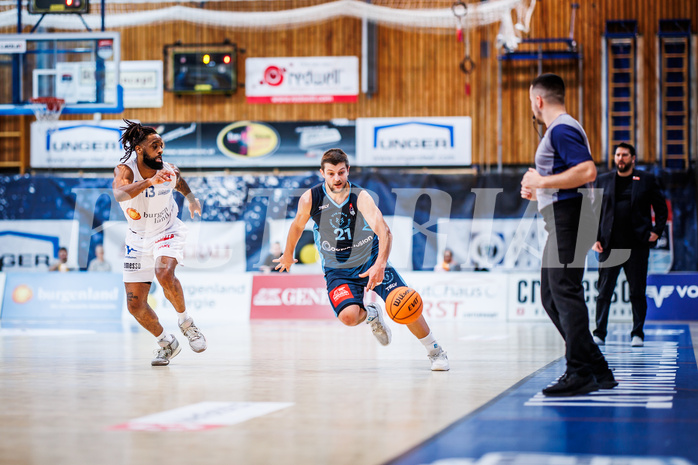 Basketball, Win2Day Superliga 2023/24, Grunddurchgang 12.Runde, Oberwart Gunners, Vienna Timberwolves, Kris Monroe (13), Moritz Lanegger (21)