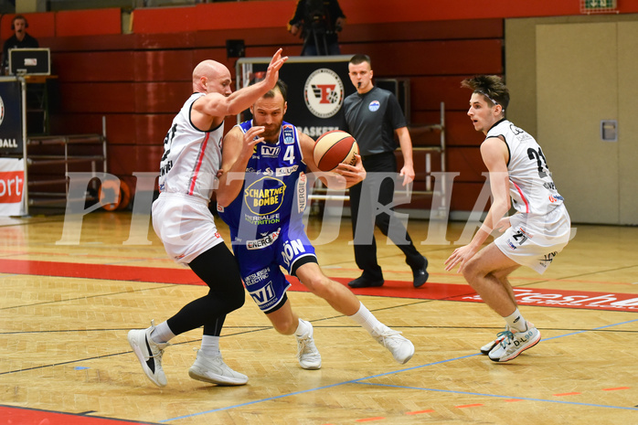 Basketball Superliga 2020/21, Grunddurchgang 6.Runde Flyers Wels vs. Swans Gmunden, Christian Von Fintel (27), Enis Murati (4), Elvir Jakupovic (21)

