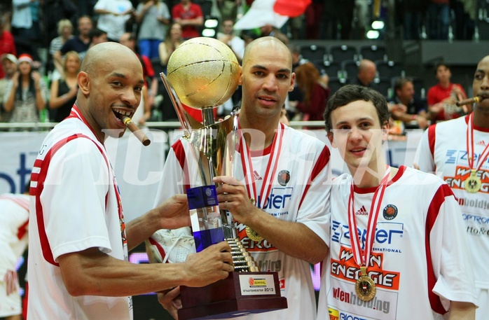 Basketball ABL 2012/13 Snickers-Playoff  Finale 5. Spiel BC Zepter Vienna vs. Redwell Gunners Oberwart, Shawn Ray (6), Ian Boylan (11), Benedikt Danek (9)












 































