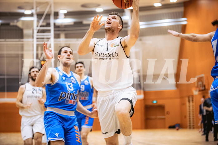 Basketball, Basketball Zweite Liga 2022/23, Grunddurchgang 11.Runde, Basket Flames, Pirlo Kufstein Towers, Jernej Andolsek Heine (1)