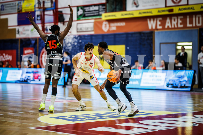 Basketball, Win2Day Superliga 2024/25, Grunddurchgang 15.Runde, Traiskirchen Lions, Fuerstenfeld Panthers, David Hofstädter (10)