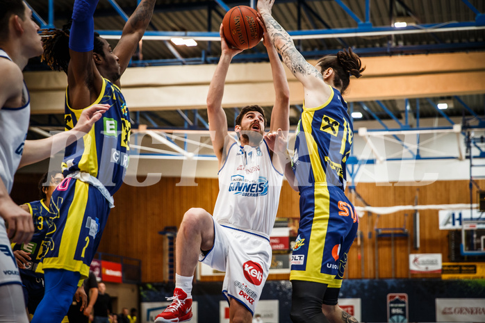 Basketball, bet-at-home Basketball Superliga 2021/22, Platzierungsrunde Spiel 8, Oberwart Gunners, UBSC Graz, Ioannis Chatzinikolas (11)