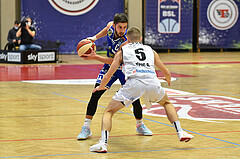 Basketball Superliga 2020/21, Grunddurchgang 6.Runde Flyers Wels vs. Swans Gmunden, Daniel Friedrich (6), Gavrilo Tepic (05)
