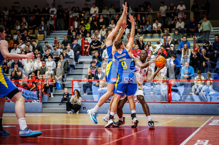 Basketball, Win2Day Superliga 2024/25, Grunddurchgang 4.Runde, Traiskirchen Lions, St. Pölten, Nelson Haskin (21)