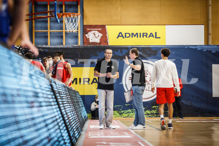 Basketball, bet-at-home Basketball Superliga 2021/22, Grunddurchgang 1.Runde, Traiskirchen Lions, Oberwart Gunners, Nenad Josipovic (Head Coach), Dominik Günthner (Ass. Coach)
