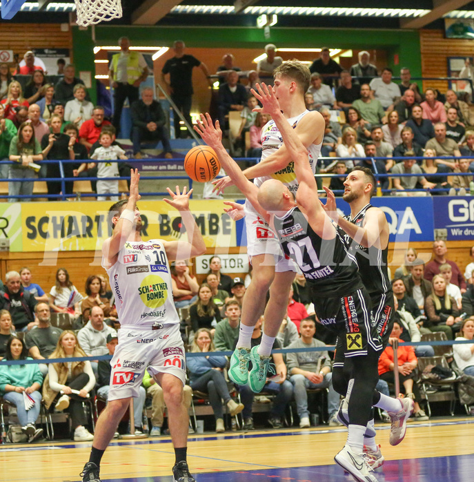Basketball Superliga 2023/24, 3.Plazierungsrunde Gmunden Swans vs. Flyers Wels


