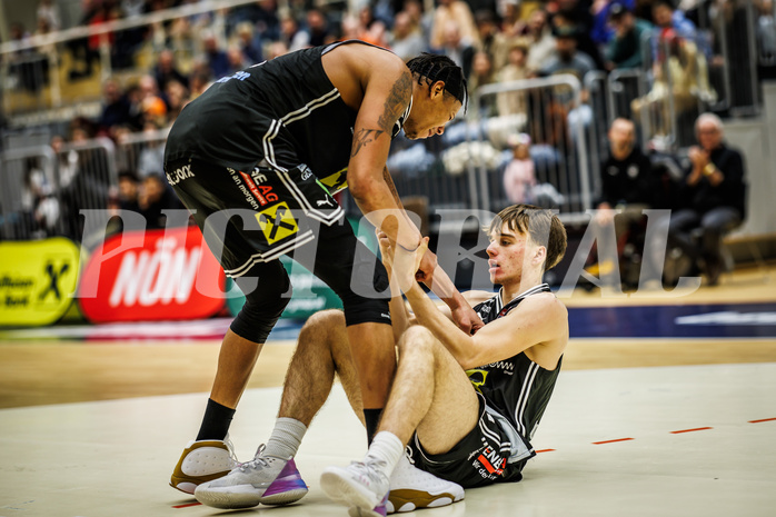 Basketball, Win2Day Superliga 2023/24, Grunddurchgang 16.Runde, SKN St. Pölten, Flyers Wels, Christopher Ferguson (20), Dejan Kovacevic (17)