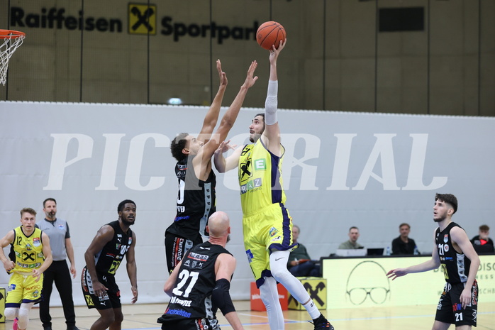 01.11.2022, Graz, Raiffeisen Sportpark Graz, Basketball Austria Cup 2022/23, UBSC Raiffeisen Graz vs. Flyers Wels