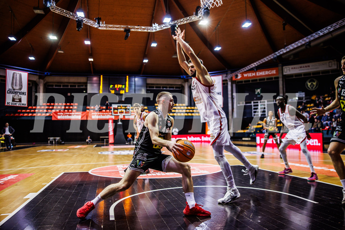 Basketball, Win2Day Superliga 2024/25, Grunddurchgang 17.Runde, BC Vienna, Flyers Wels, Gavrilo Tepic (4)