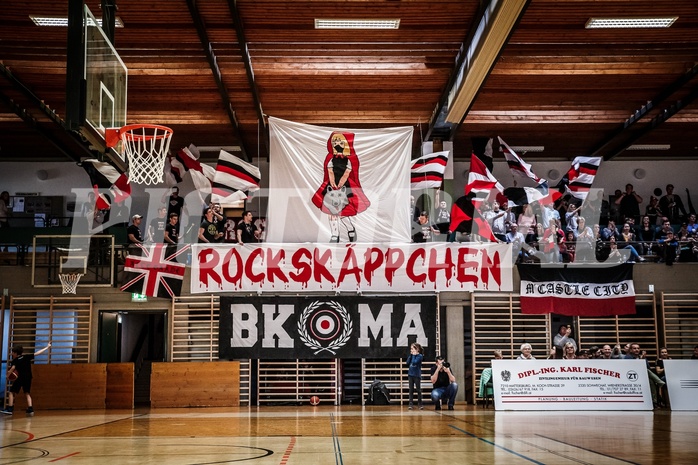 Basketball, 2.Bundesliga, Playoff HF Spiel 2, Mattersburg Rocks, Vienna D.C. Timberwolves, Rocks Block Choreographie