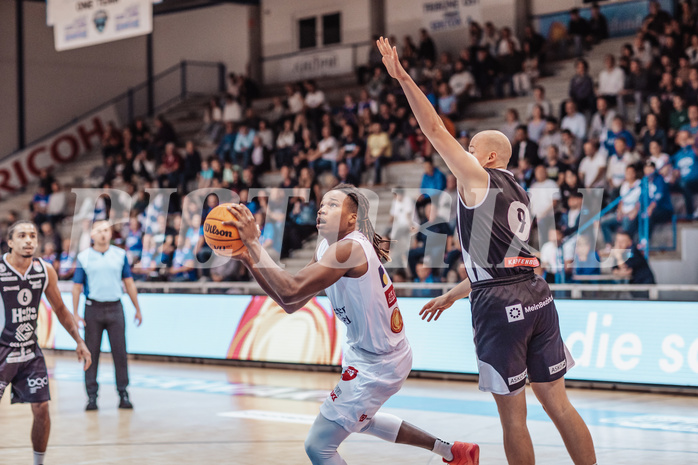 Basketball, Basketball Superliga 2023/24, Grundduchgang Runde 4., Oberwart Gunners, Kapfenberg Bulls, David Voetsch (9), James Graham (11)