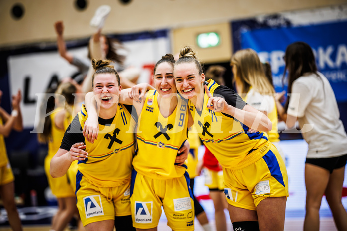 Basketball, Win2Day Basketball Damen Superliga 2023/24, Playoff, Finale Spiel 3, SKN St. Pölten, UBI Graz, SKN St. Pölten, feiern