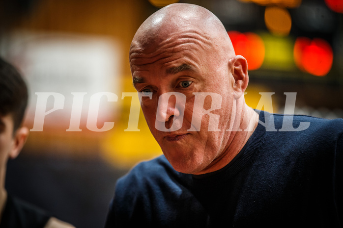 Basketball, bet-at-home Basketball Superliga 2021/22, Platzierungsrunde Spiel 10, Oberwart Gunners, BC GGMT Vienna, Aramis Naglic (Head Coach)