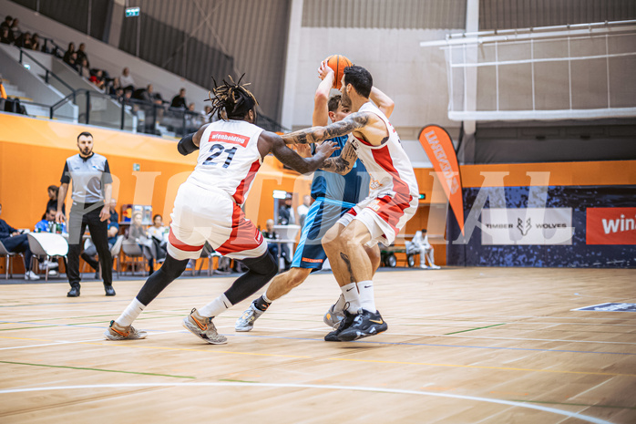 Basketball, Win2Day Superliga 2022/23, Grunddurchgang 6.Runde, Vienna D.C. Timberwolves, BC GGMT Vienna, Jahenns Manigat (21), Elias Wlasak (8), Ivan Siriscevic (17)